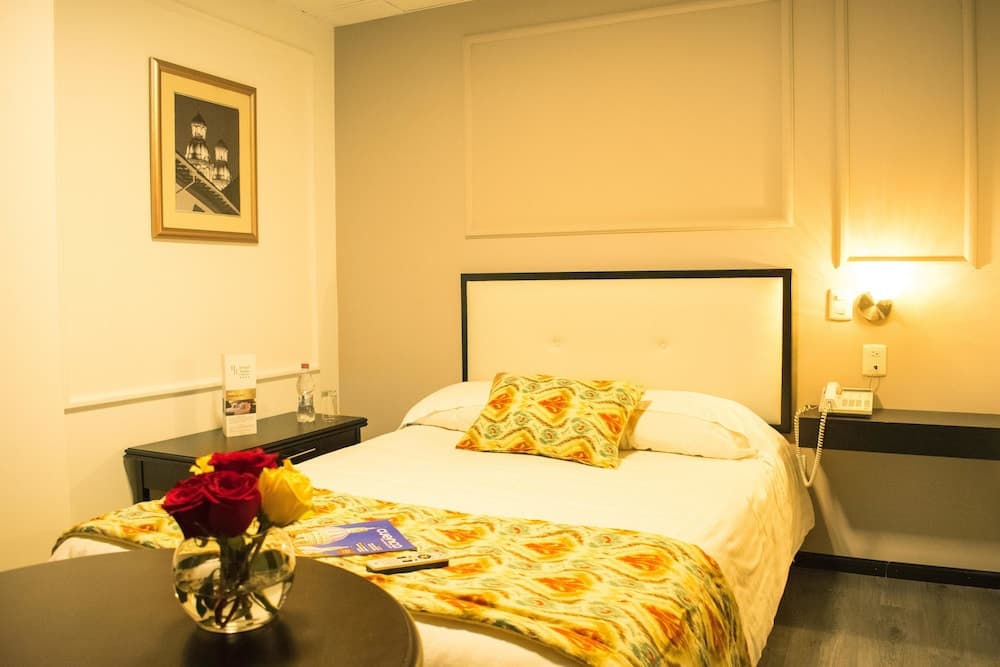 Hotel Italia Cuenca - Tranvía Centro y Aeropuerto