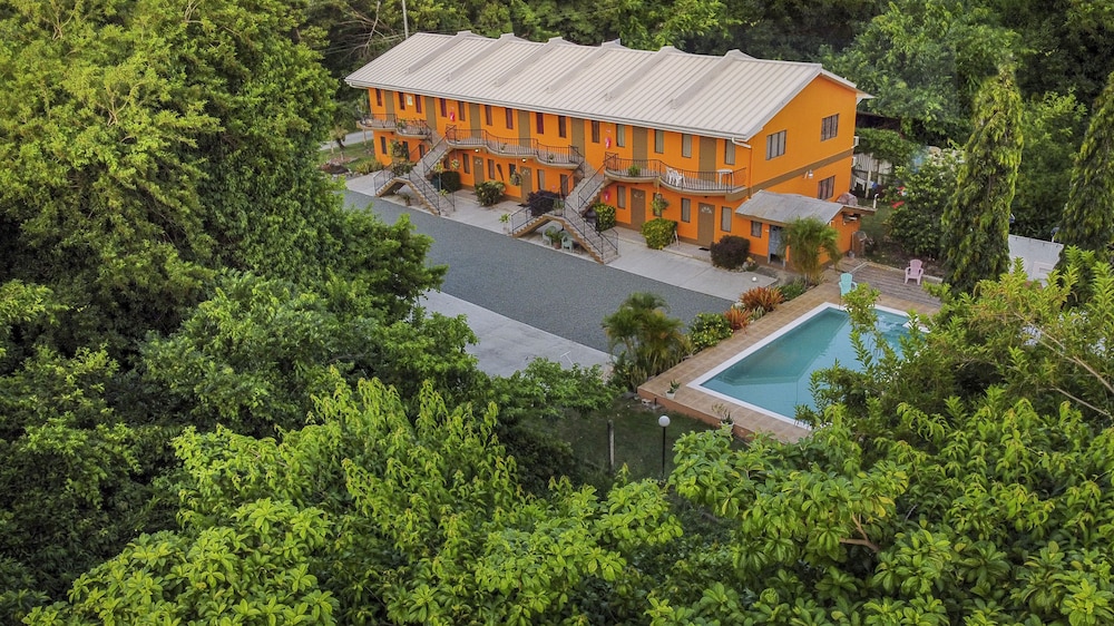 Eco Park Inn