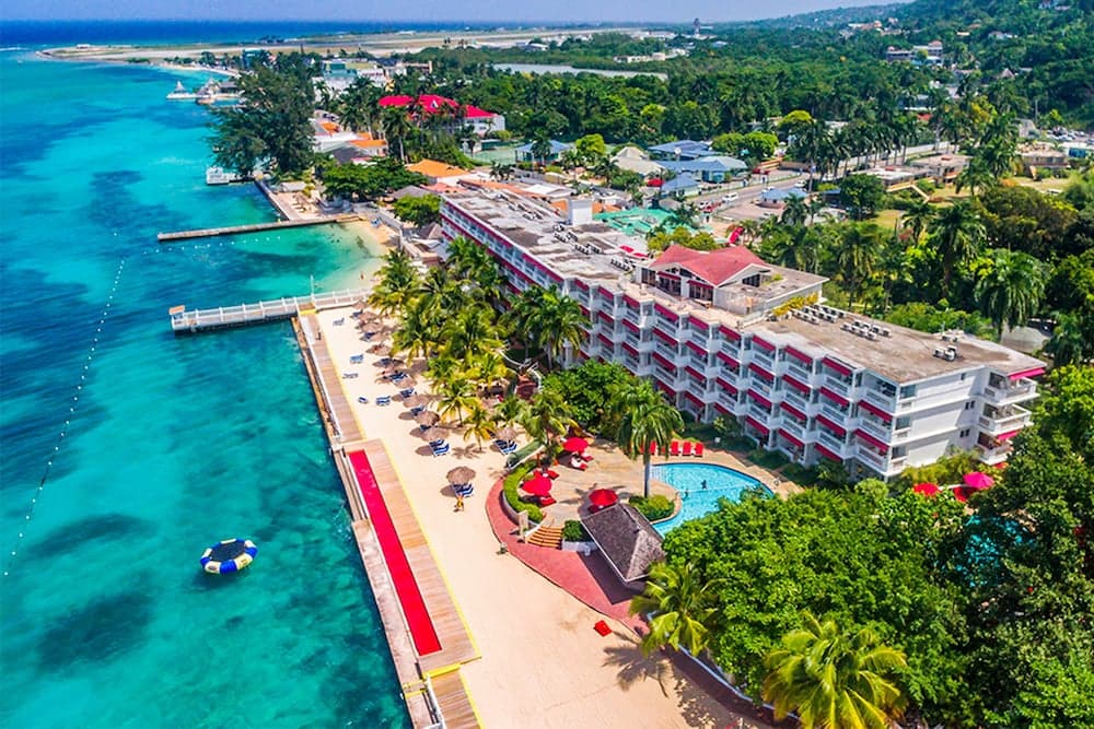 Grand Decameron Montego Beach, A Trademark All-Inclusive Resort