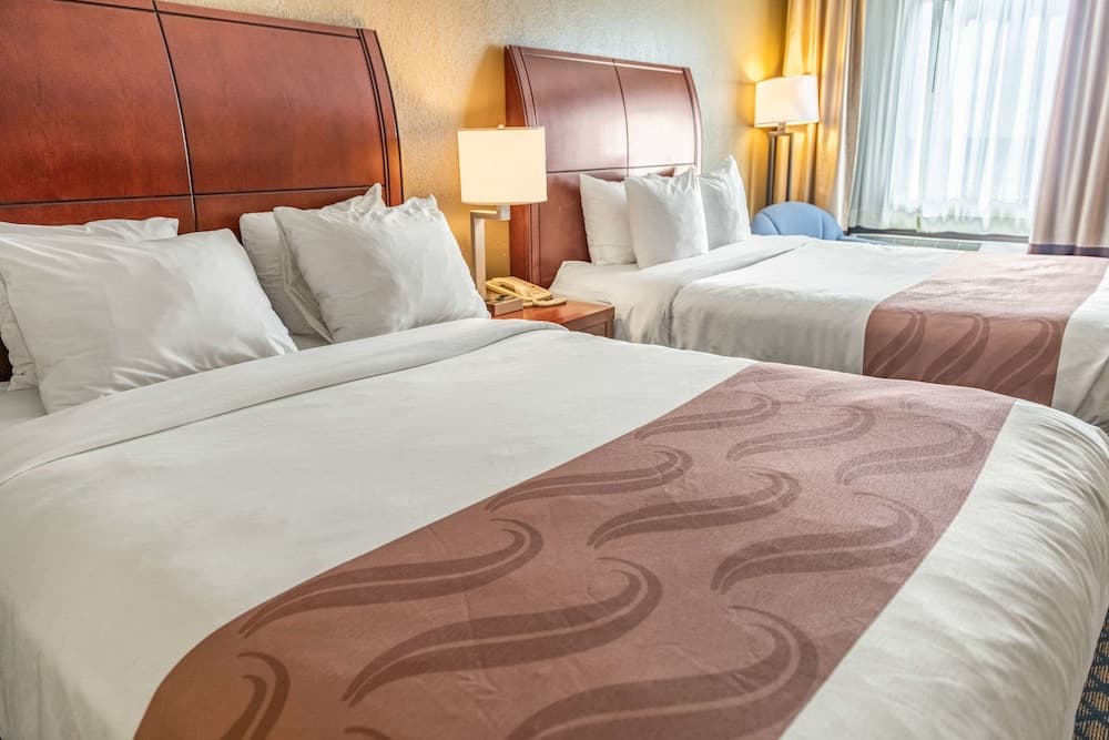 PaulMarie Apartments on Masherova 80