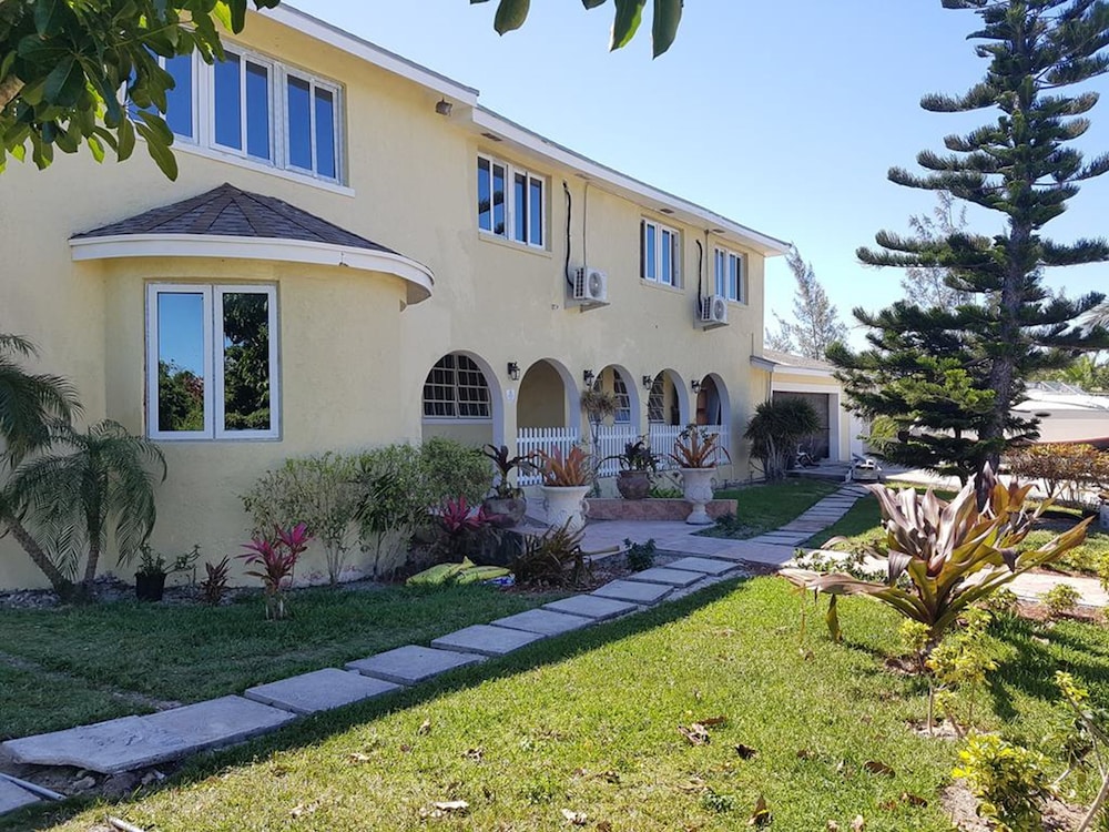 Golden Palms B & B