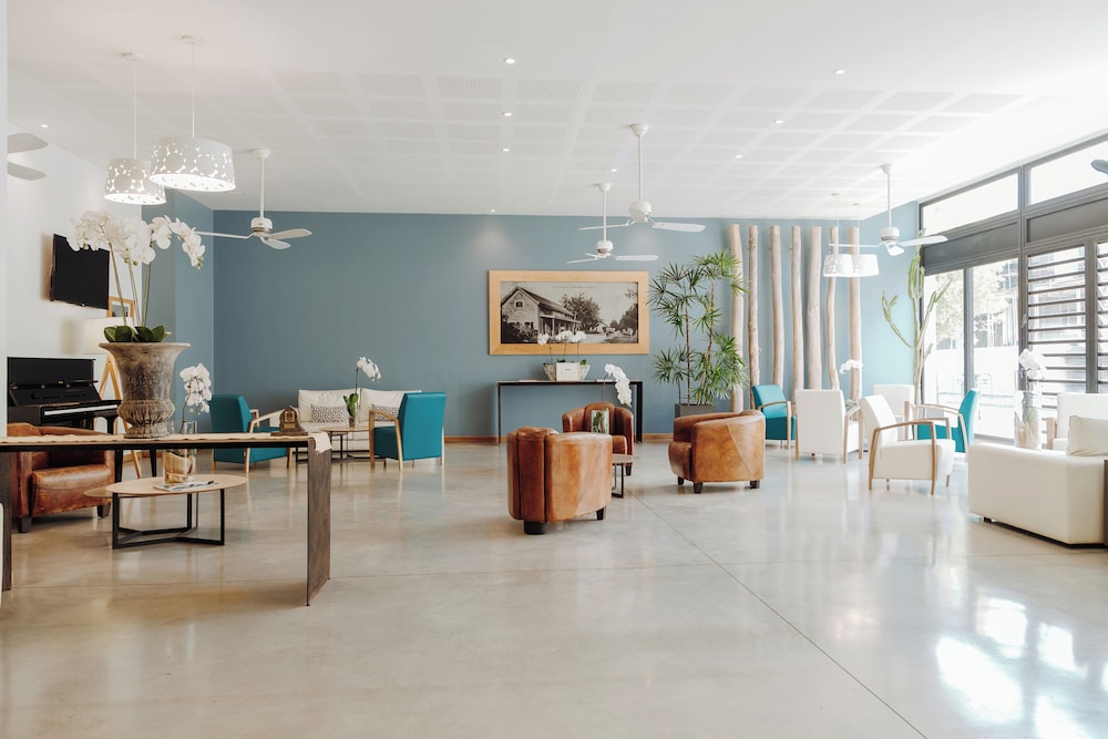 Le Saint Pierre Hotel