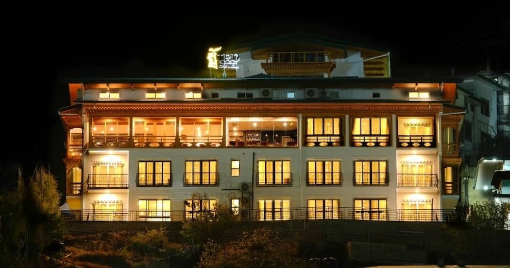 Tro Hotel