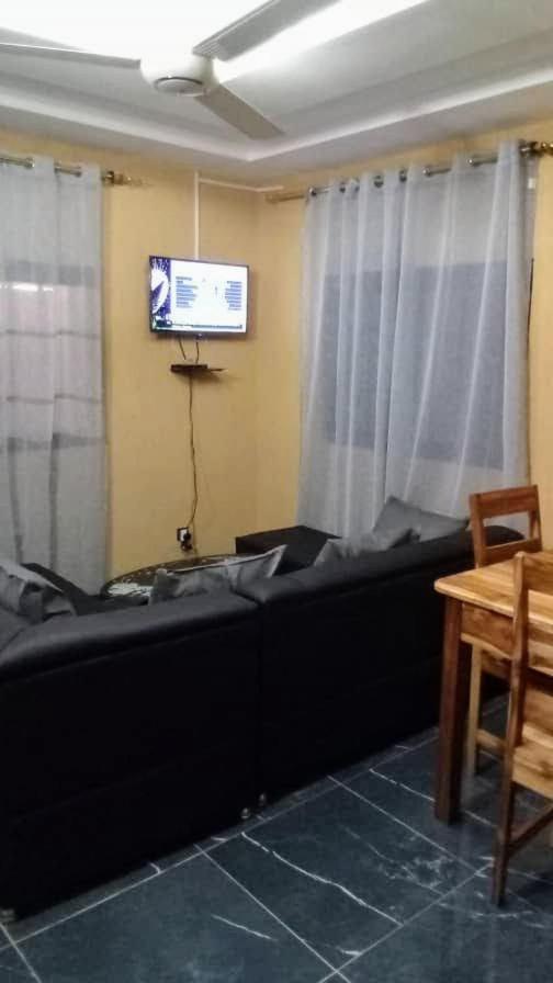 CHAMBRE ET SÉJOUR CLIMATISES WiFi Gratuit A 6 Nuitées de Réservation