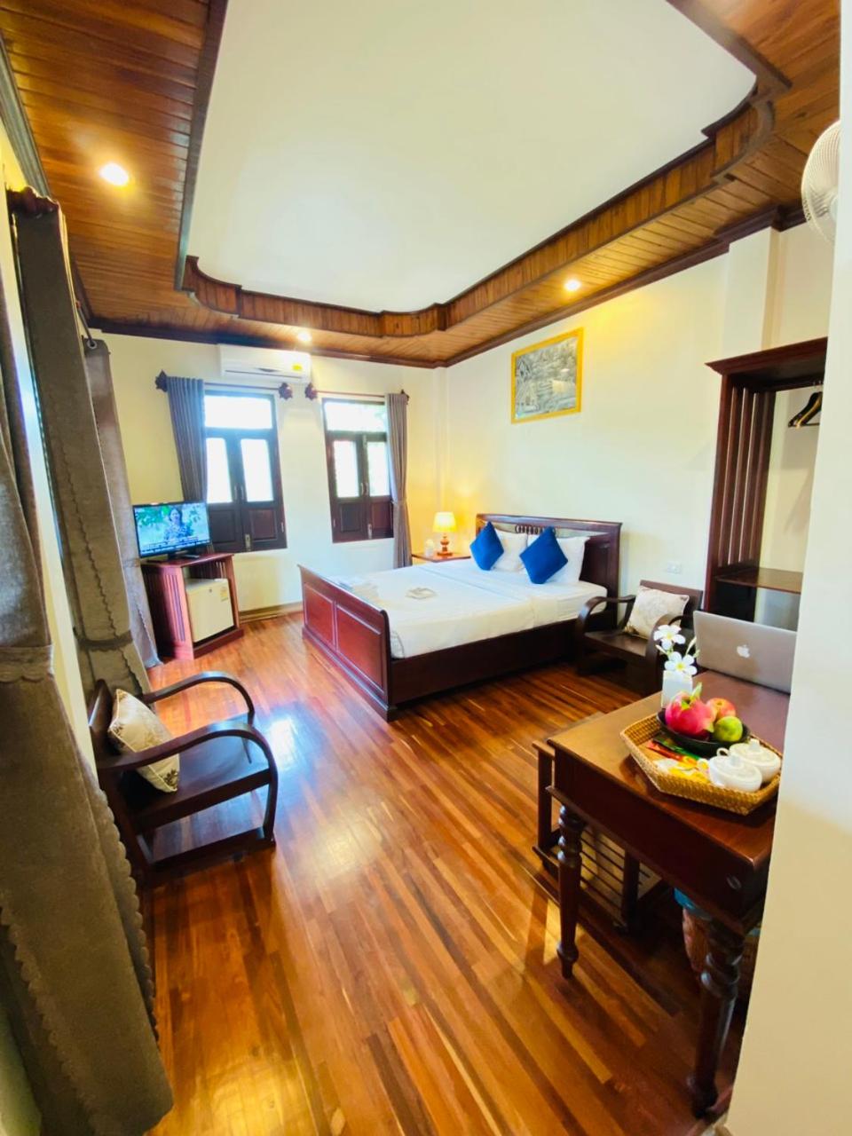 Maison Vongprachan & Travel