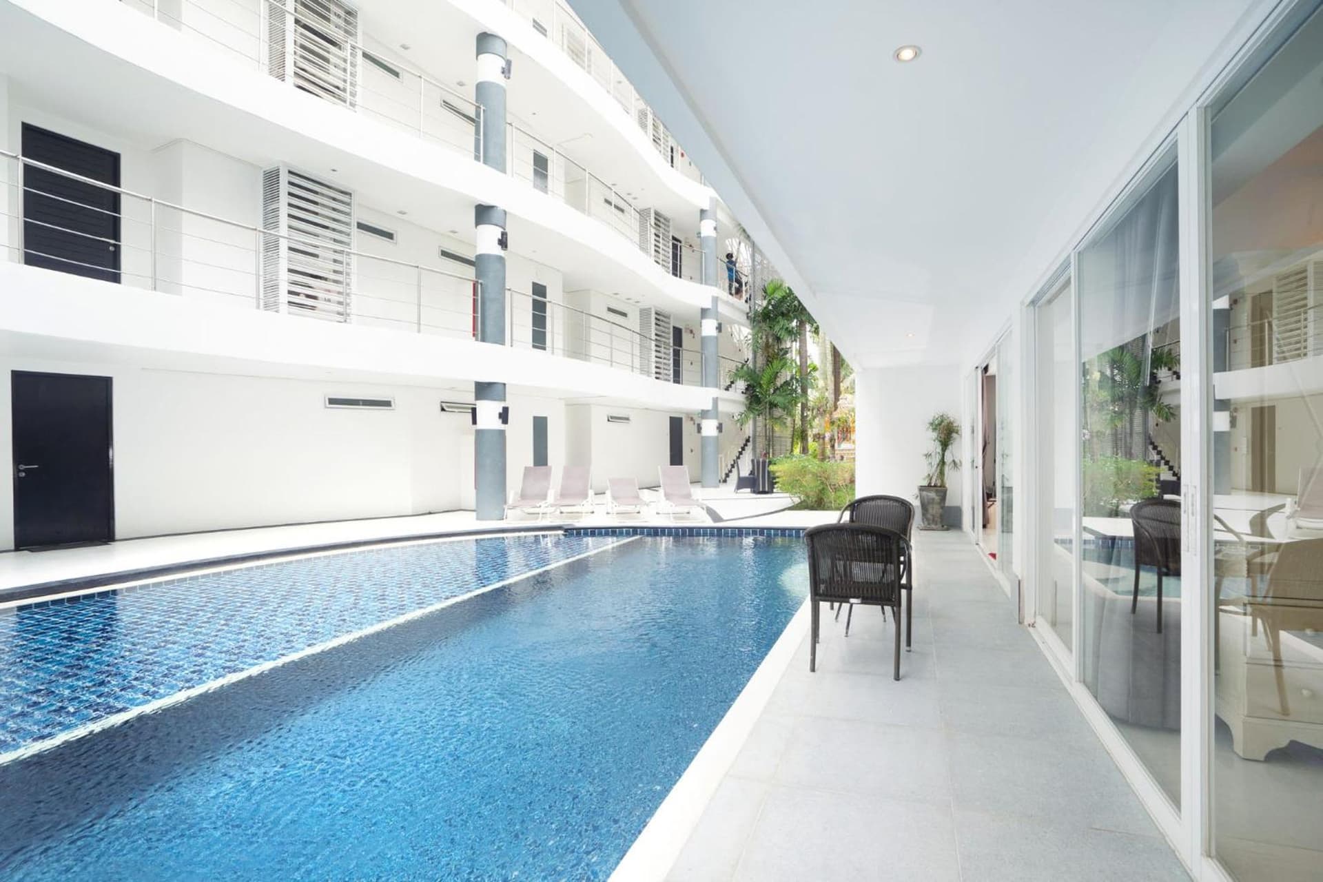 sunset plaza condominium by Ryan, 600 meters to Karon Beach