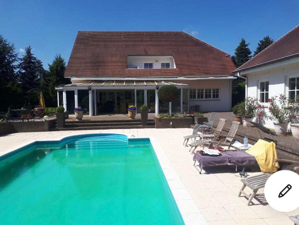 Villa Haagdoorn te Achel, 10 personen, 12 personen op aanvraag, met Ecologisch zwembad in een oase van rust!