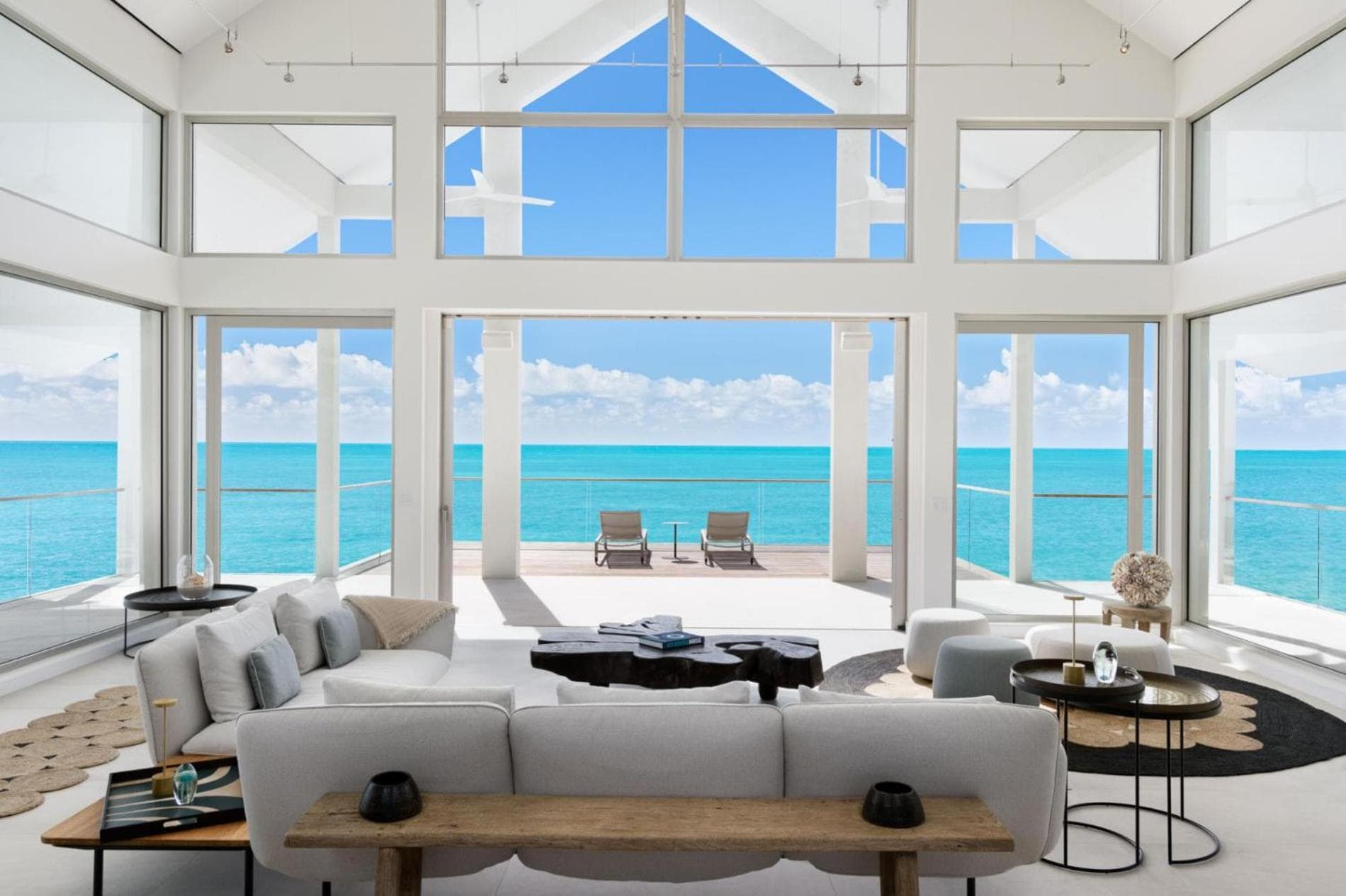 La Mer South, Luxury Oceanfront on Sapodilla Bay
