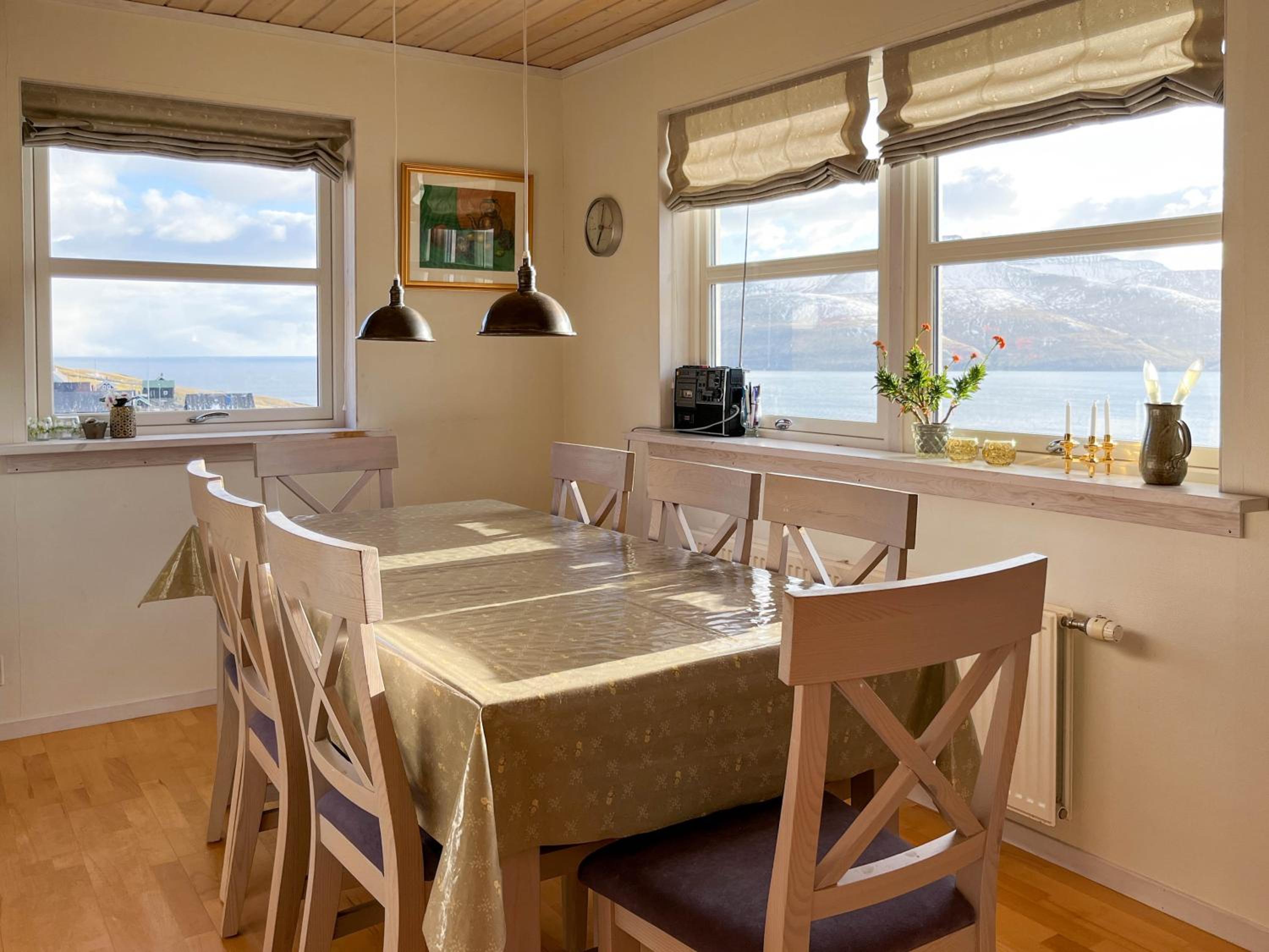 Sea & Mountain View 4 Bedroom