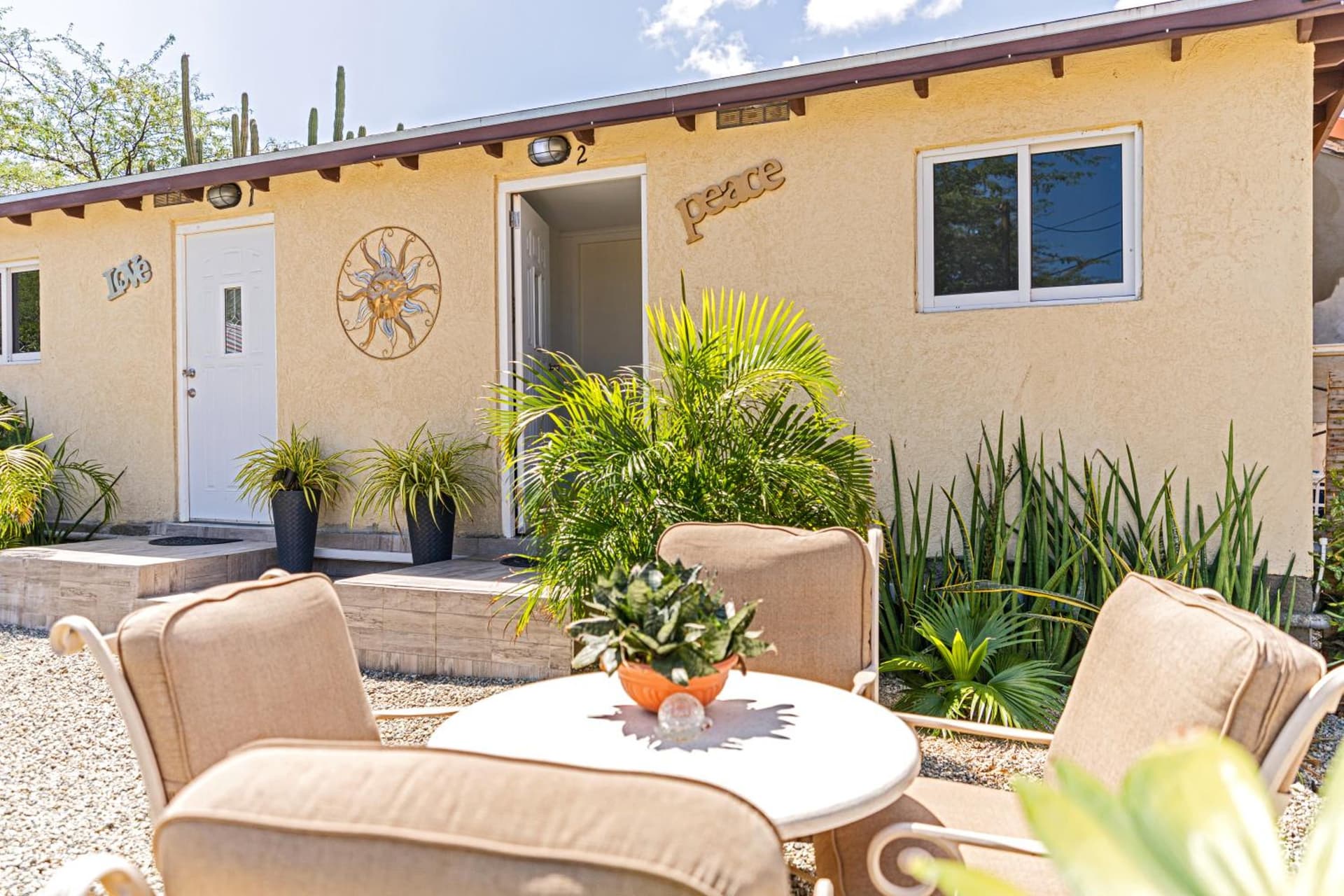 Hotels in Palm-Eagle Beach