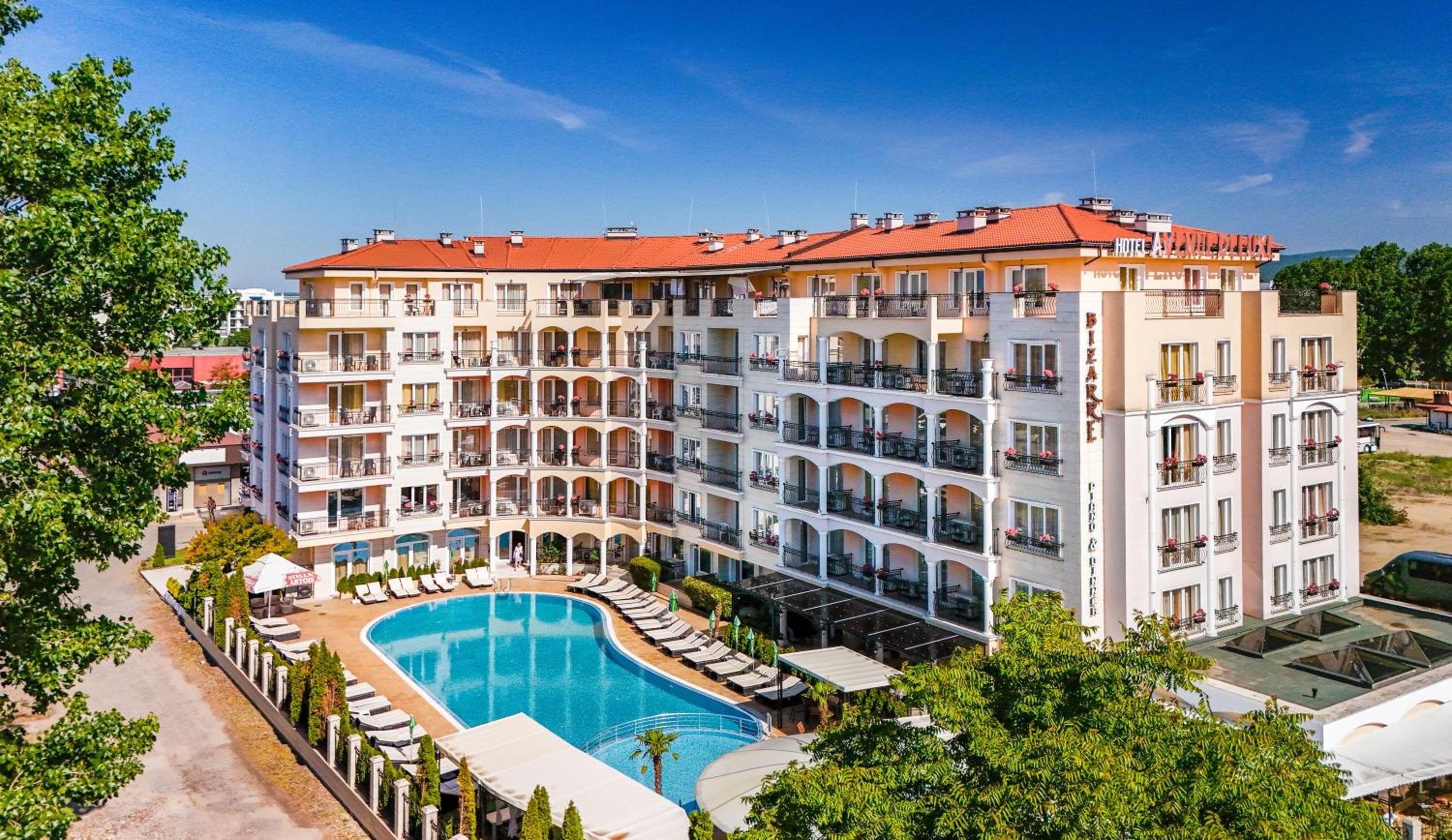 Avenue Deluxe Hotel