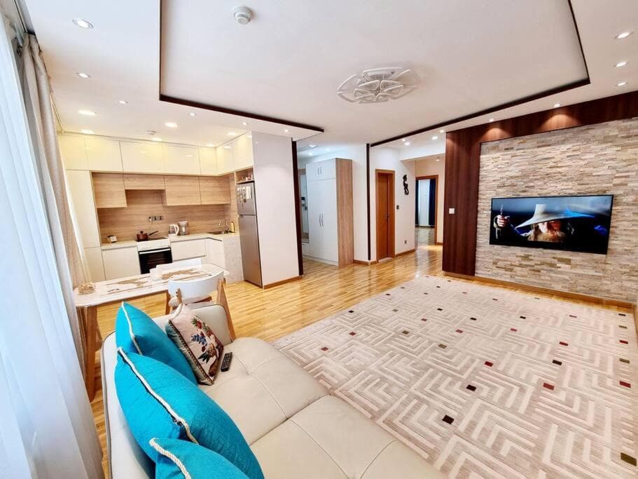 Spacious APT, 2BR, 2BA btwn ShangriLa, EMart, Encanto