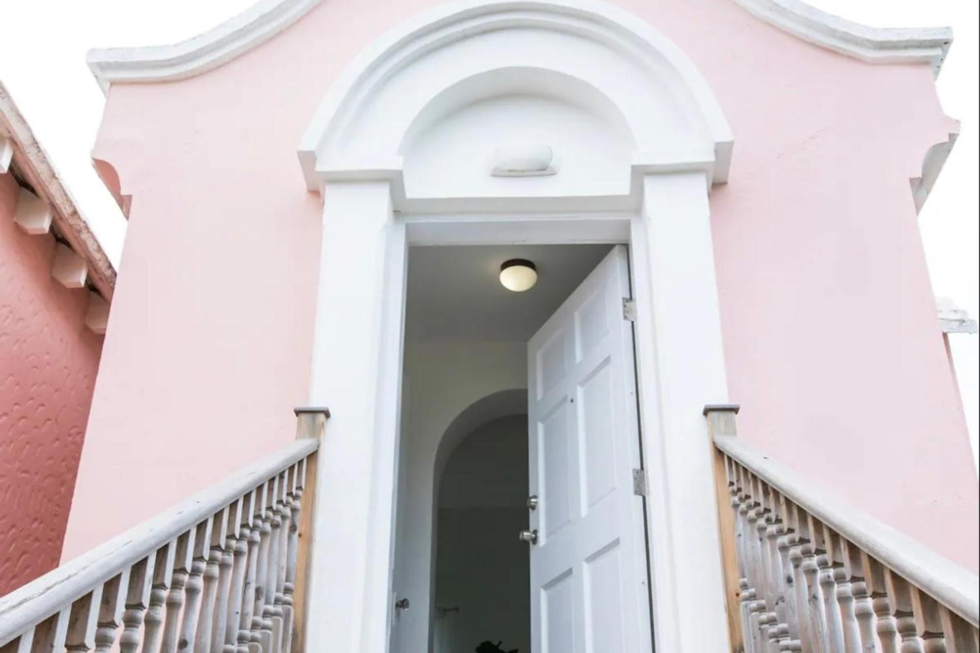 Modern Apartment St Georges Bermuda