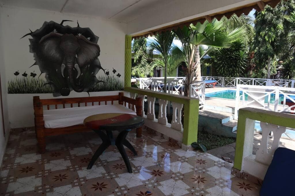 Two Bedroom with pool in Timboni