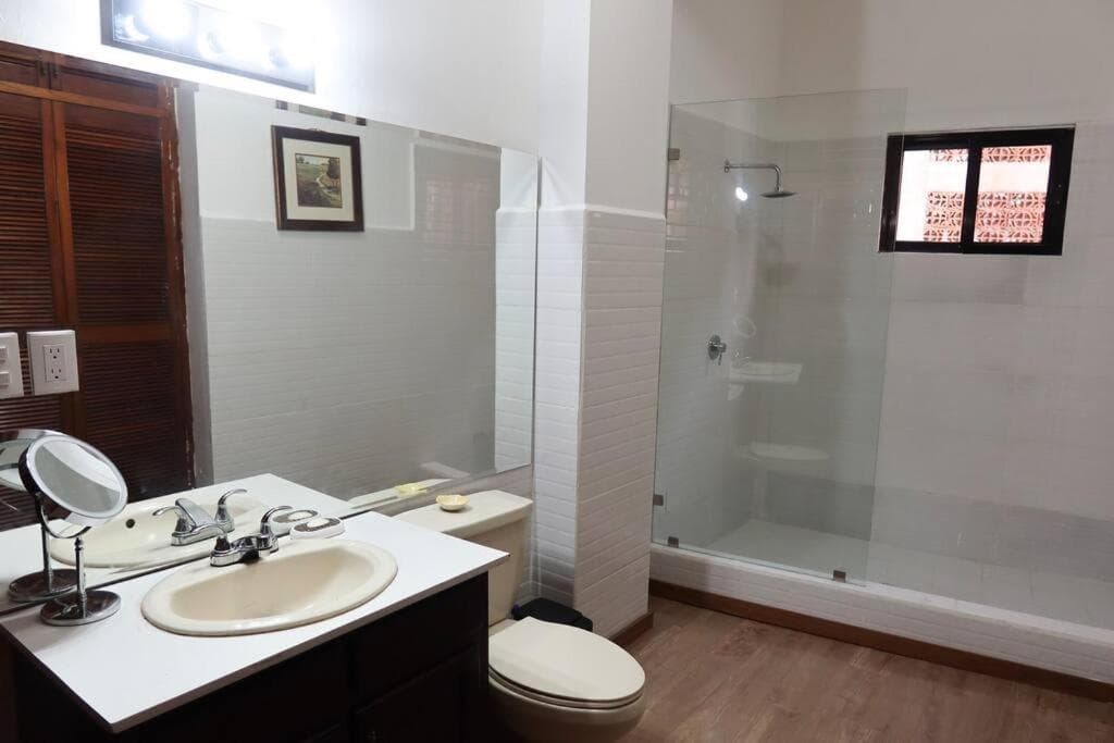 Spacious Room in prime Location