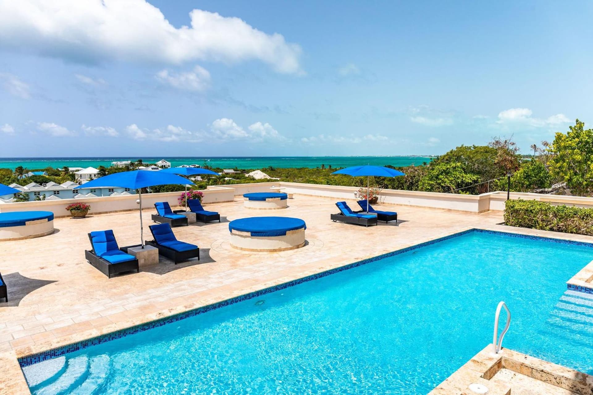 Hidden Haven I - Studio for 4 Near Beach
