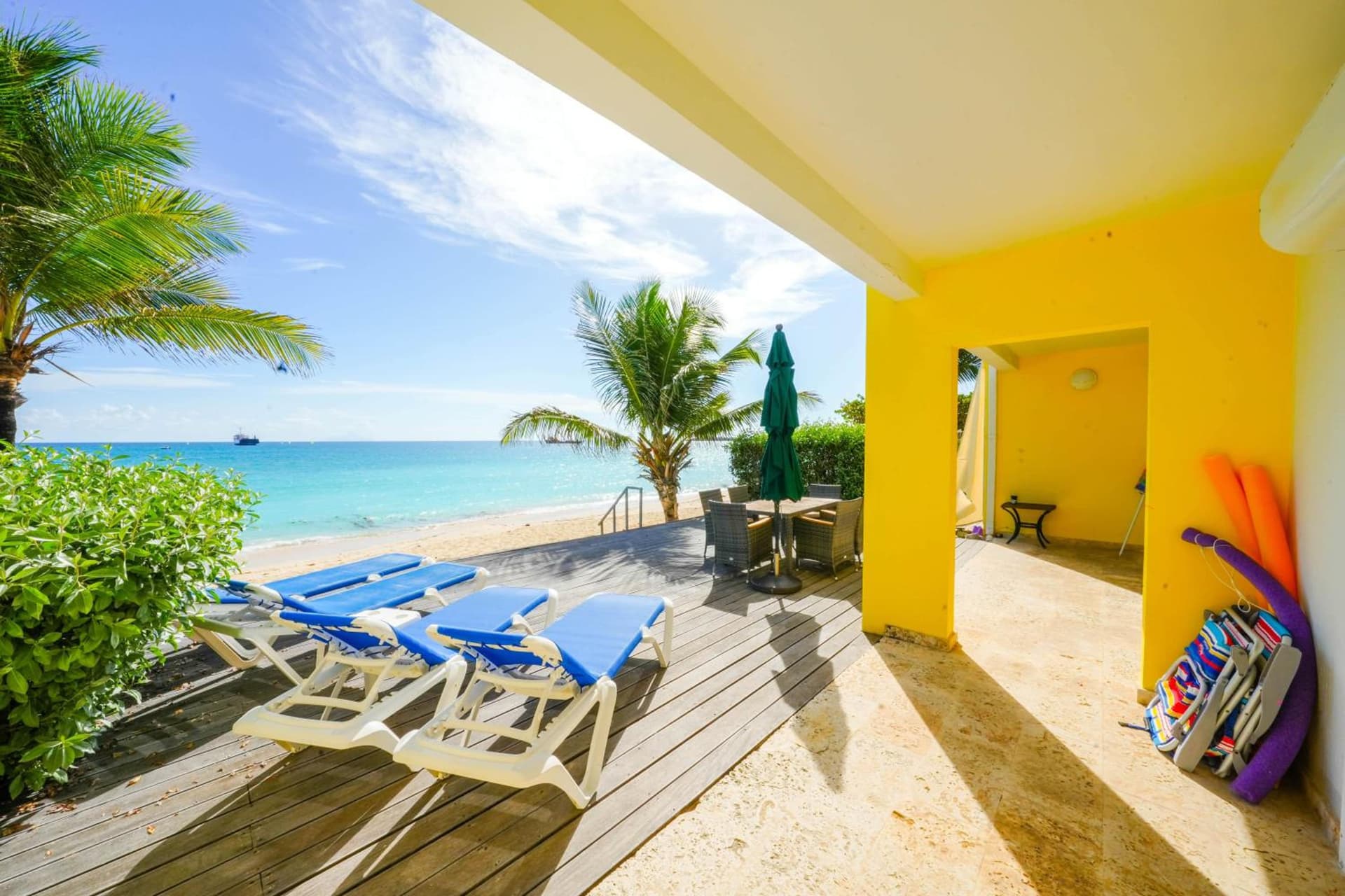 Cocos Beachfront Heaven