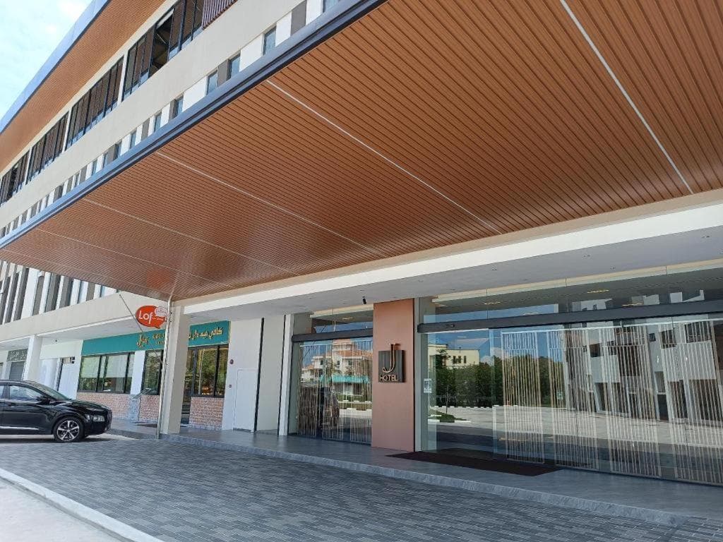 J HOTEL