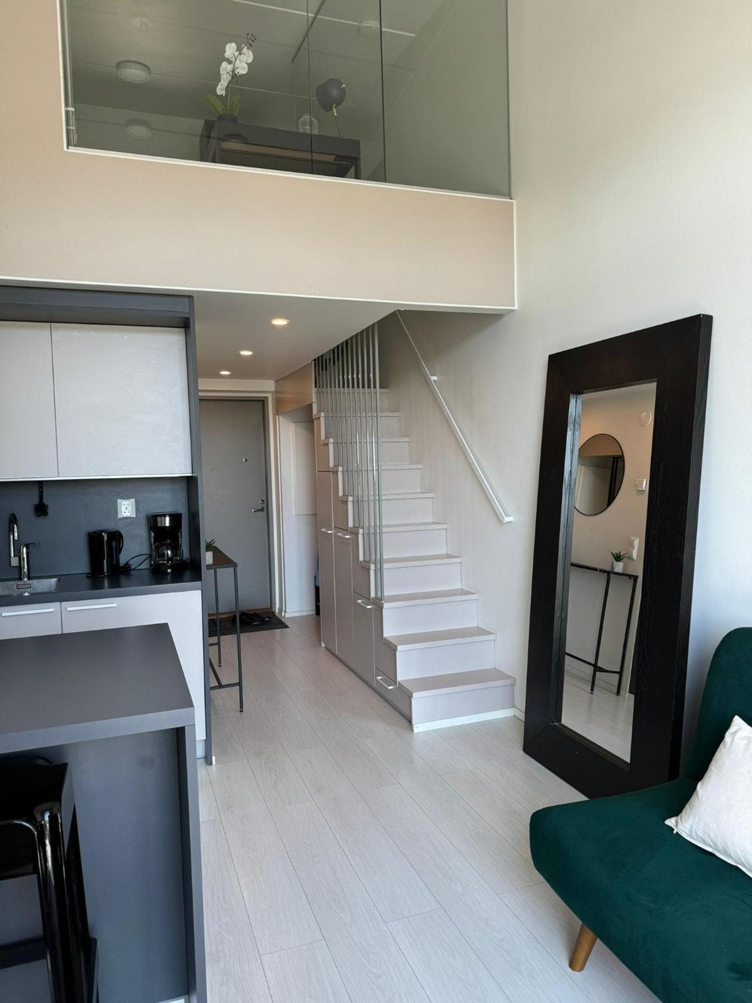 Cozy Penthouse Loft - Near the Airport