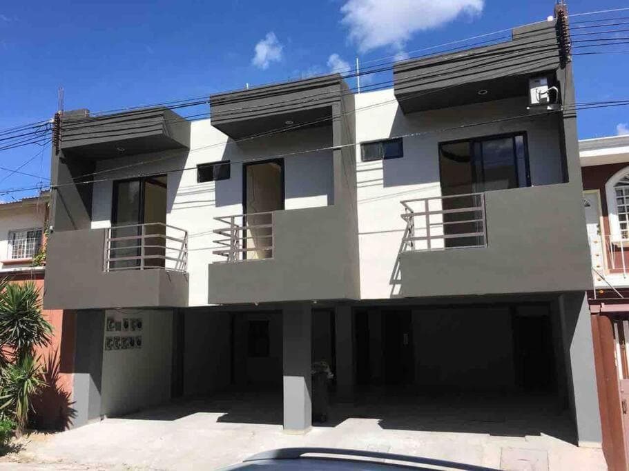 Pequeño y acogedor con 2 Habitaciones