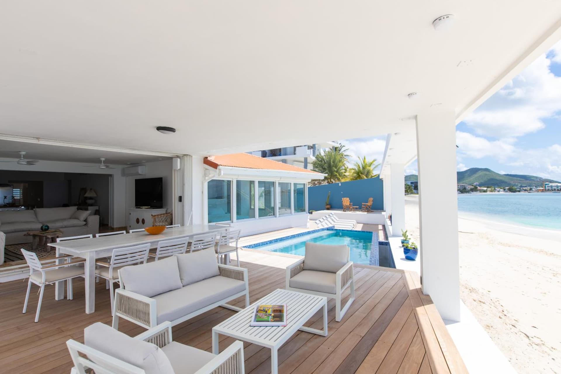Villa Impala - Front sea 5BR in Simpson Bay, Sint Maarten