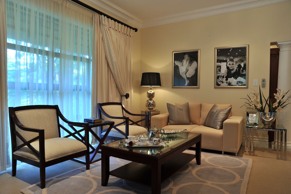 Summerfield Luxury Resort & Botanical Garden