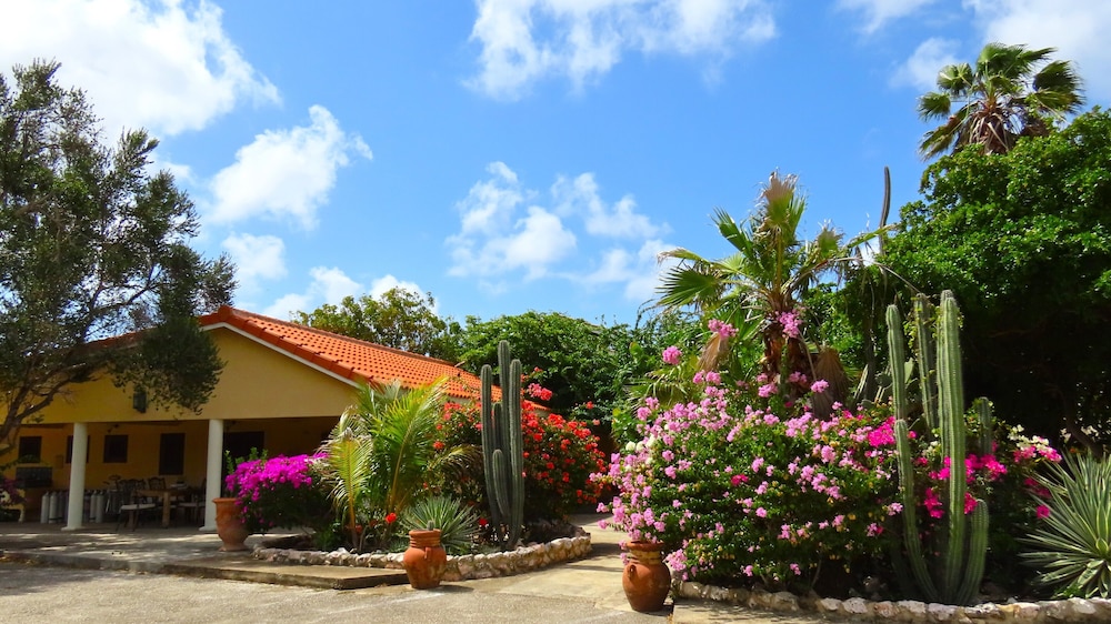 Lagun Blou Resort