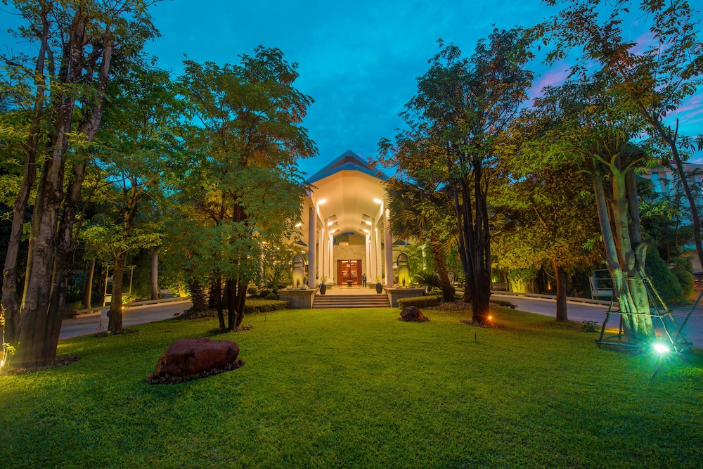 THE PRIVILEGE FLOOR by Borei Angkor